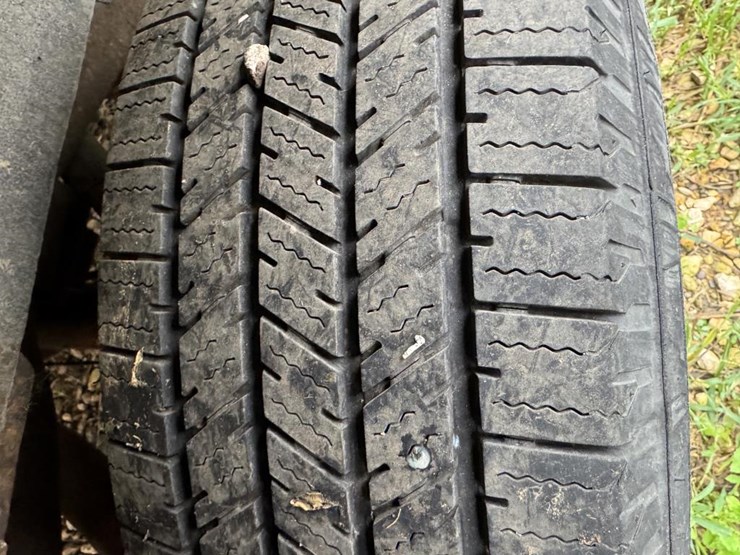 2008-ford-cargo-image-50