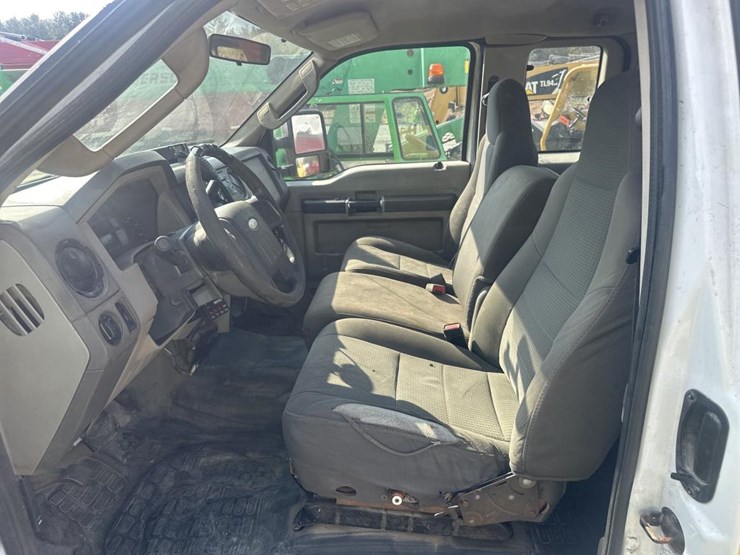 2010-ford-f250-image-23