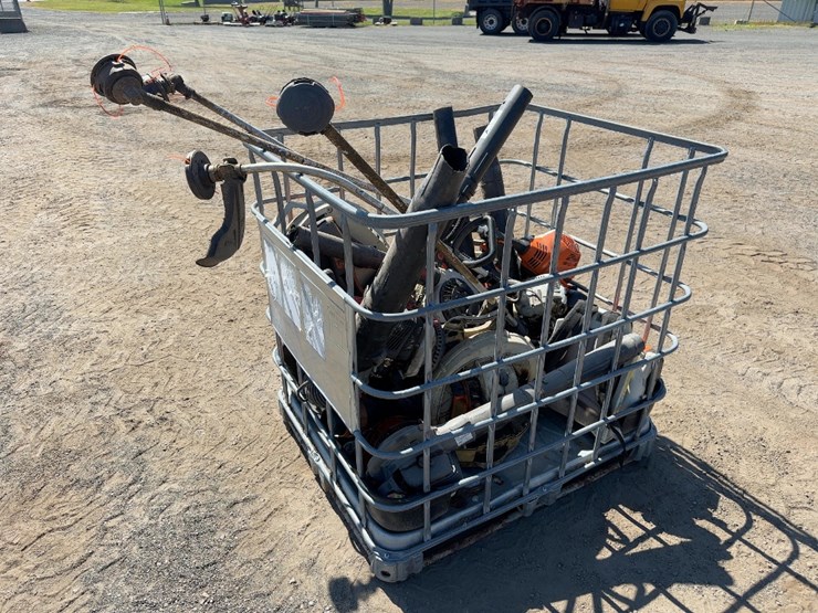quantity-of-assorted-2-cycle-equipment-image-2
