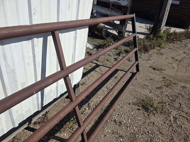 19’9”-x-4’-–-5-bar-homemade-heavy-duty-gate-*seller-is-going-south,-item-needs-to-be-removed-by-octo-image-5