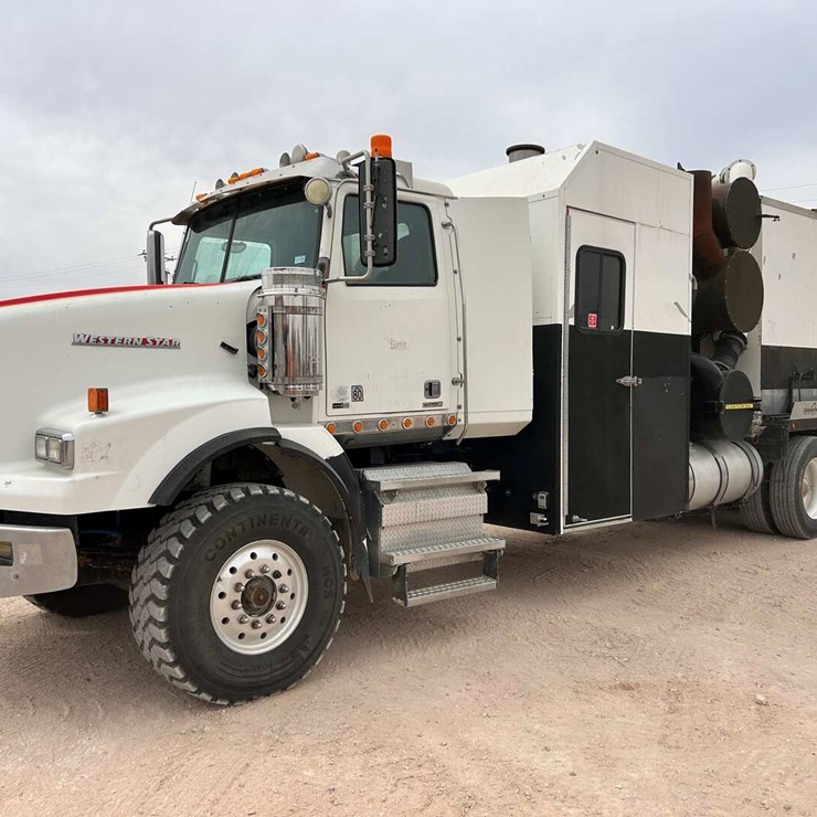 2013 WESTERN STAR 4900