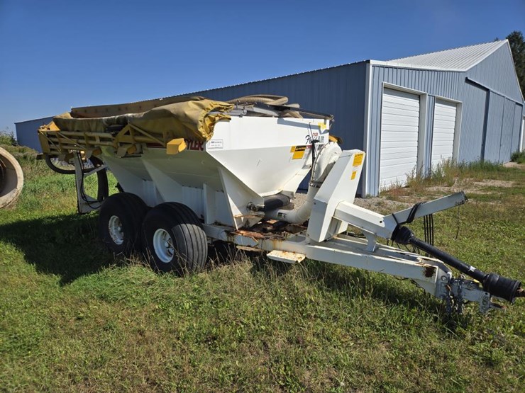 #2992-•-tyler-fluid-air-6-ton-dry-fertilizer-spreader-image-7