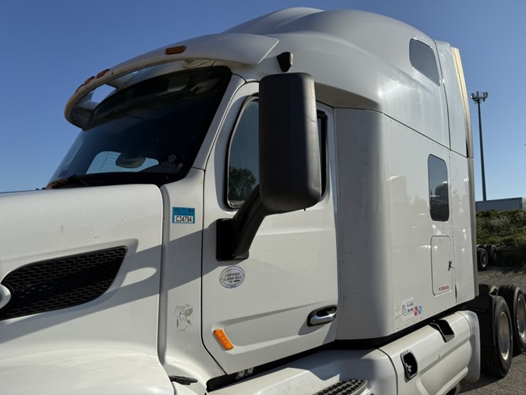 2020-peterbilt-579-image-25