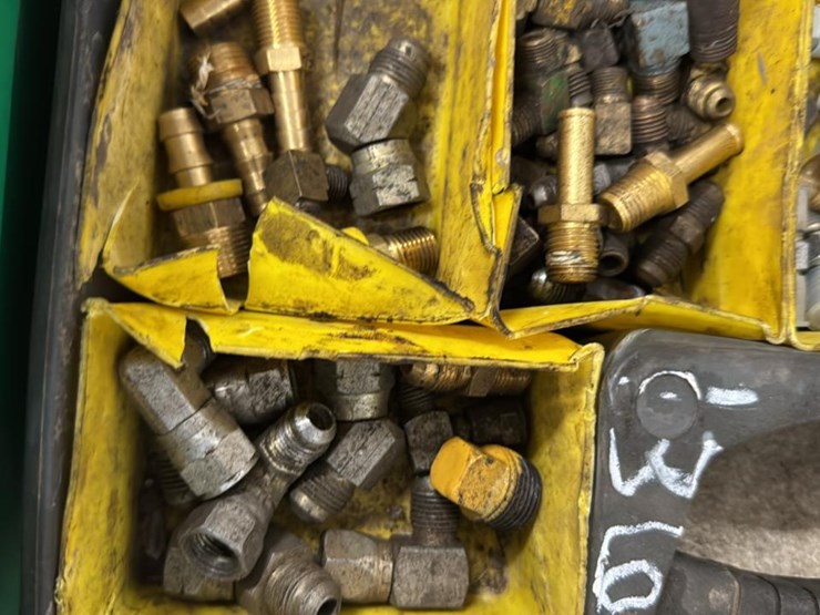 #136-•-pulley-puller-&-air-hose-fittings-image-6