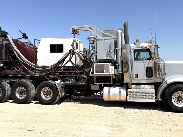 2015-peterbilt-367-image-2