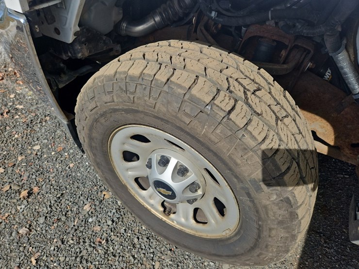 2017-chevrolet-3500hd-image-10