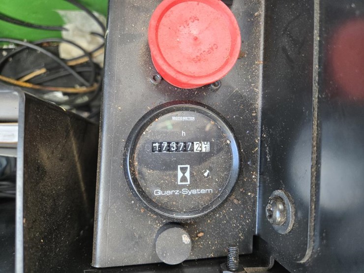 2010-john-deere-2010-image-105