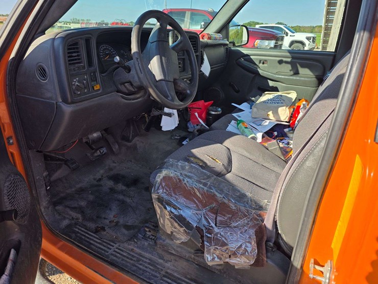 2006-chevrolet-2500hd-image-24