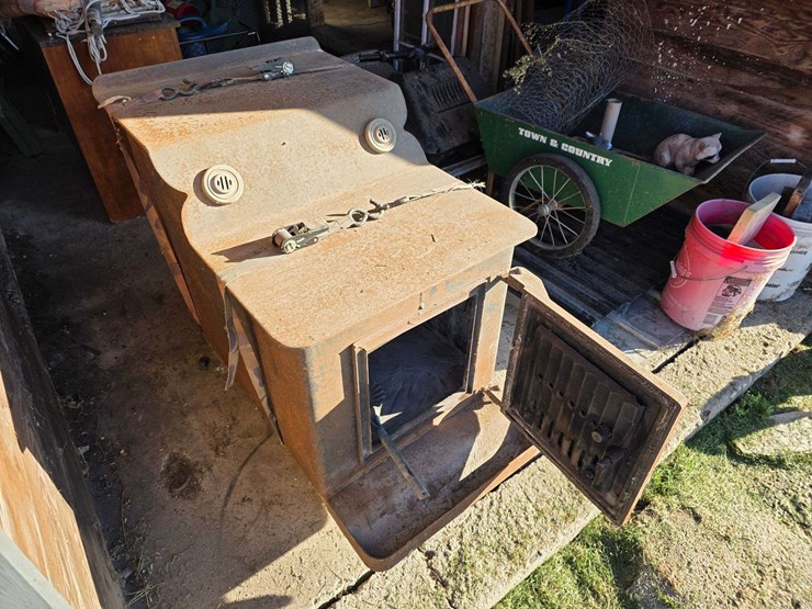 all-nighter-wood-stove,-brick-lined,-model:-big-s-image-2