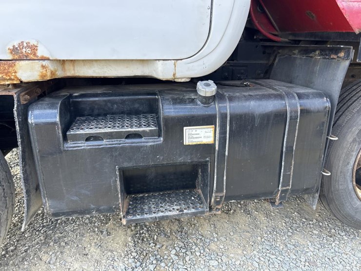 1995-mack-dm690s-image-13