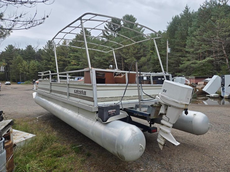 #2582-•-crestii-25-pontoon-boat-image-3