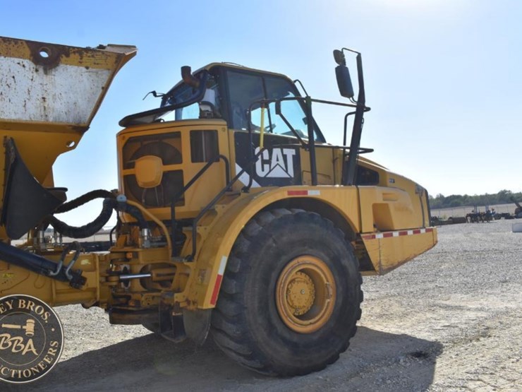 2011-caterpillar-740b-image-38
