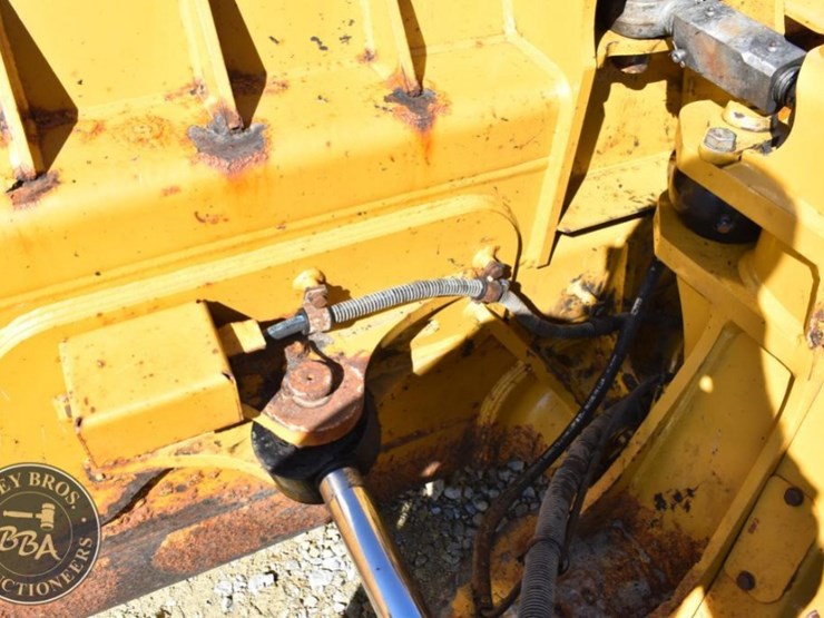 2020-caterpillar-d6n-lgp-image-44