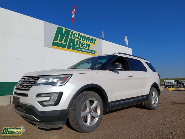 2016-ford-explorer-xlt-image-1