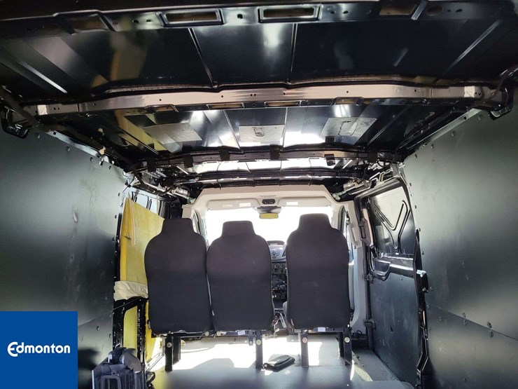 2015-ford-transit-image-18