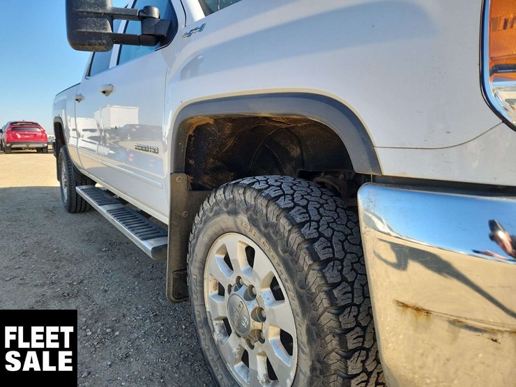 2015-gmc-sierra-2500hd-image-41