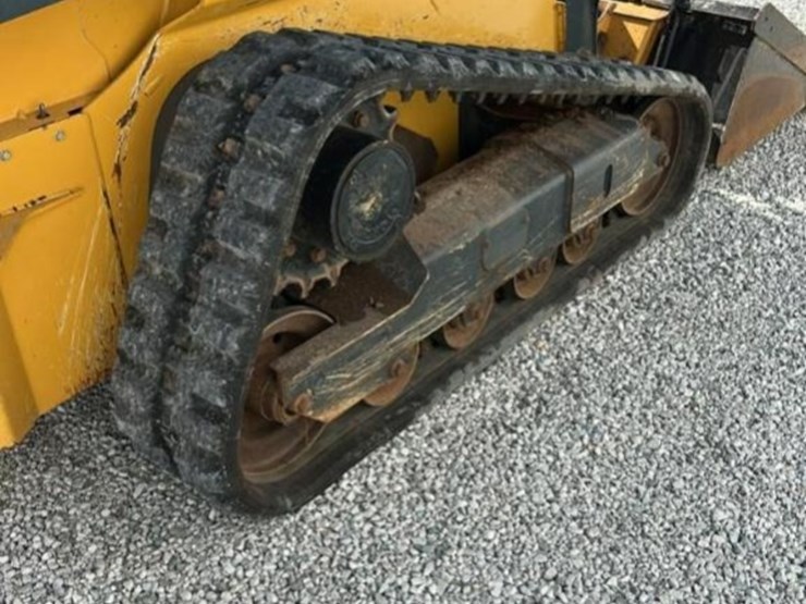 2021-deere-325g-image-34