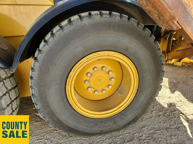 2020-caterpillar-150-awd-image-35