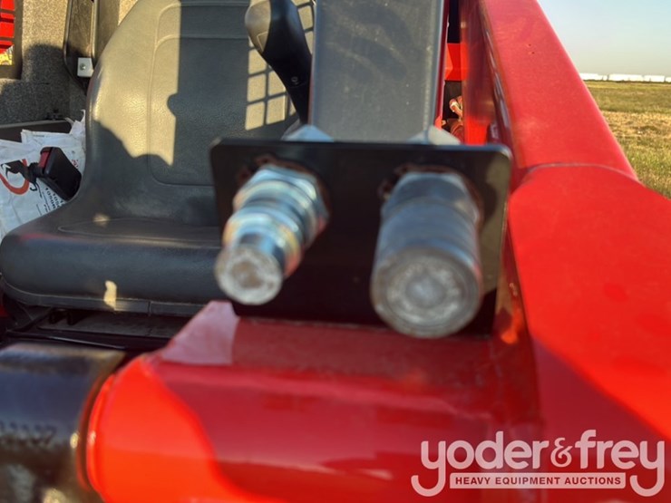 2023-manitou-1050rt-image-31