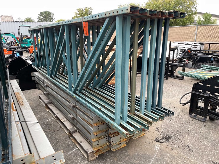 #3076-•-teardrop-pallet-racking-(o8)-image-1