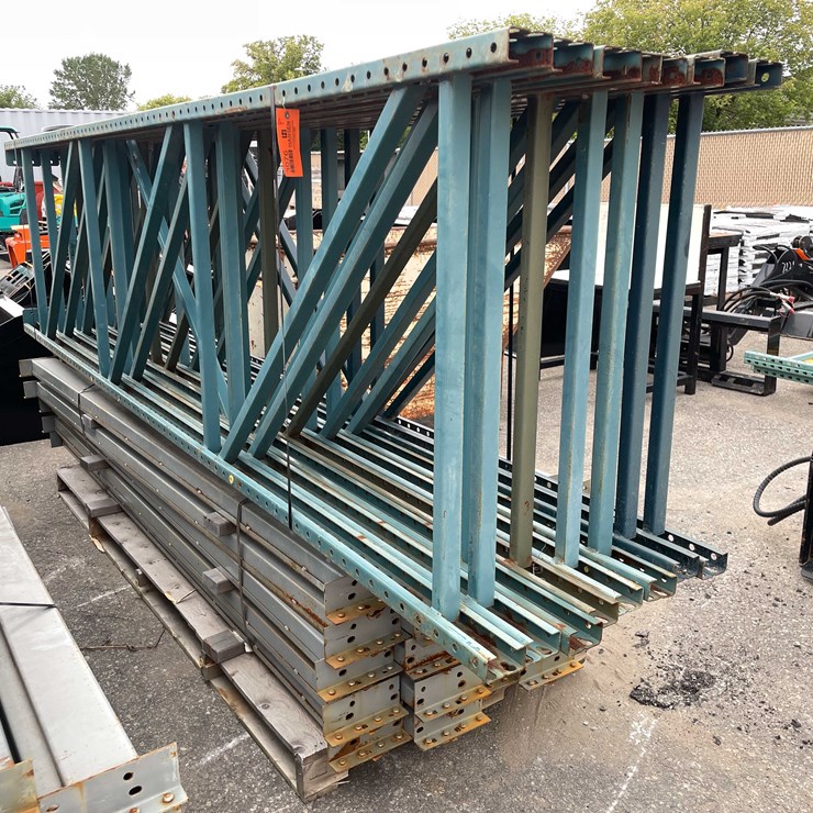 #3076 • Teardrop Pallet Racking (O8)