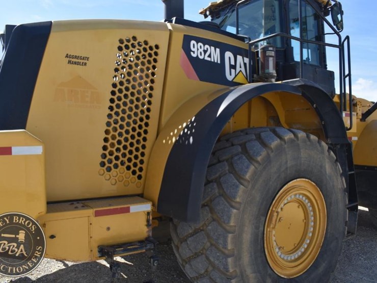 2014-caterpillar-982m-image-56