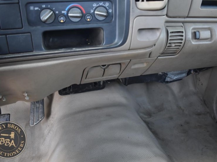 2000-chevrolet-3500-image-38