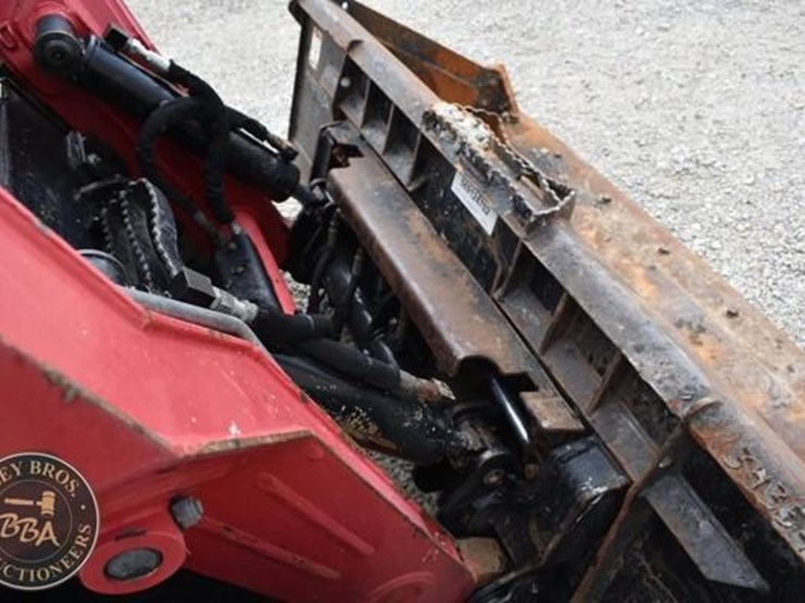 2016-takeuchi-ts80v2-image-16