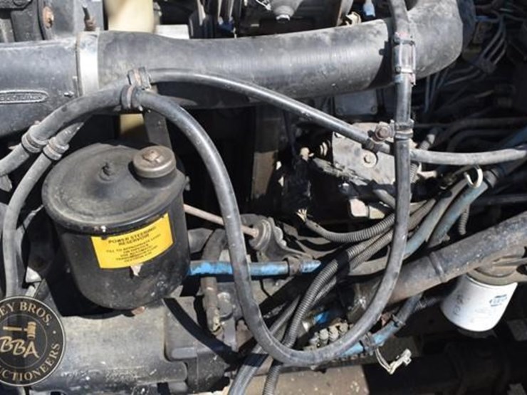 1999-freightliner-fl60-image-34