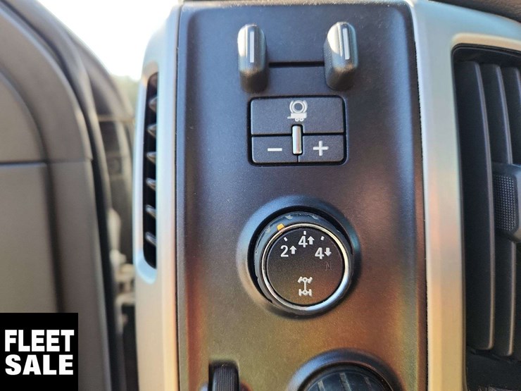 2015-gmc-sierra-2500hd-image-12
