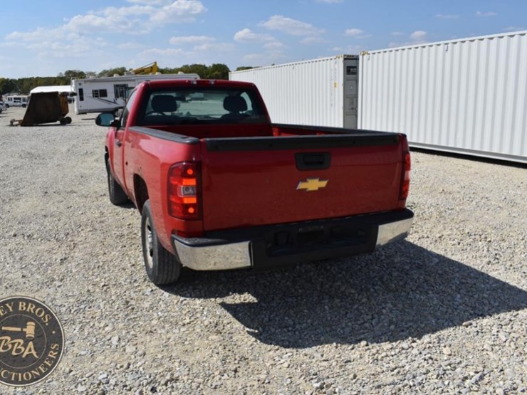 2010-chevrolet-silverado-1500-image-4