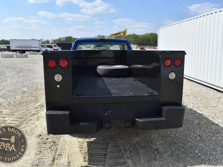 2000-chevrolet-3500-image-10