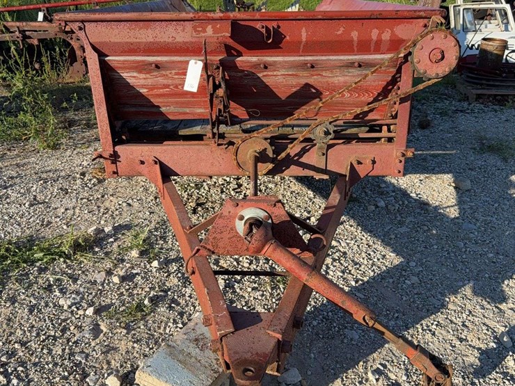 international-manure-spreader-image-14