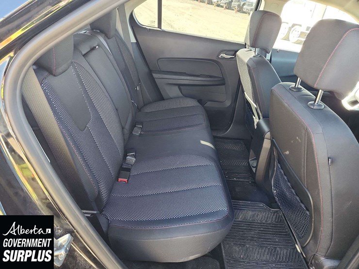 2015-chevrolet-equinox-lt-image-17
