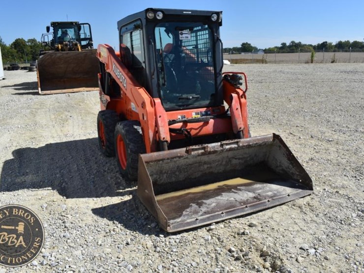 2017-kubota-ssv65-image-51