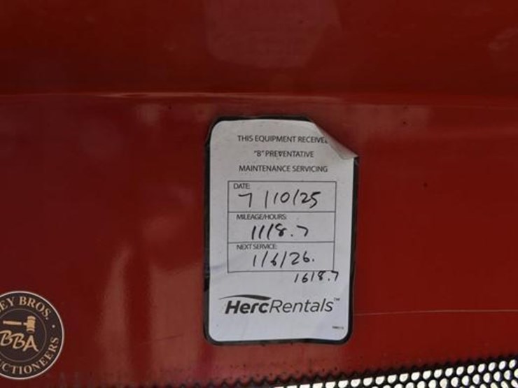 2016-takeuchi-ts80v2-image-39