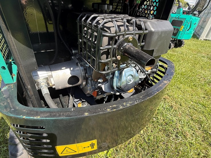 #612-•-2025-cfg-industrial-qh12r-hydraulic-track-type-mini-excavator-image-9