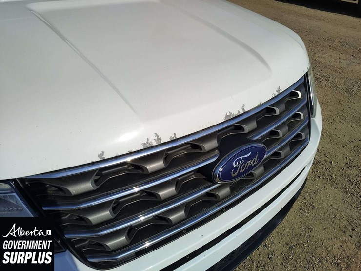 2017-ford-explorer-image-36