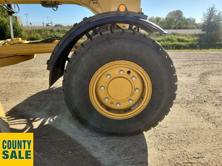 2020-caterpillar-150-awd-image-38