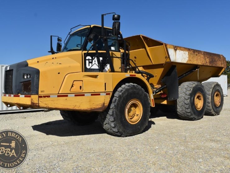 2011-caterpillar-740b-image-1
