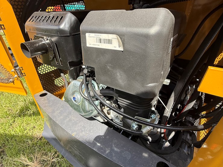 #601-•-2025-cfg-industrial-mx12r-hydraulic-track-type-mini-excavator-image-14