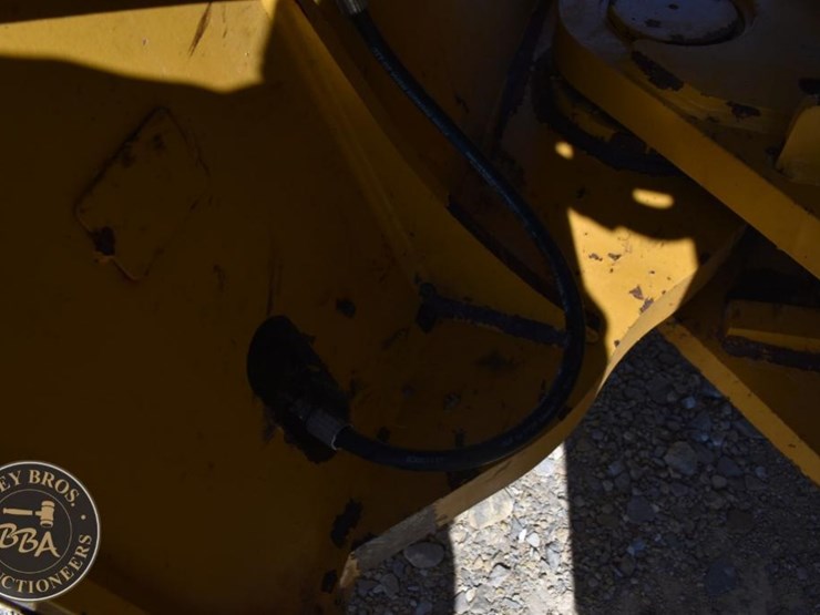 2014-caterpillar-982m-image-45