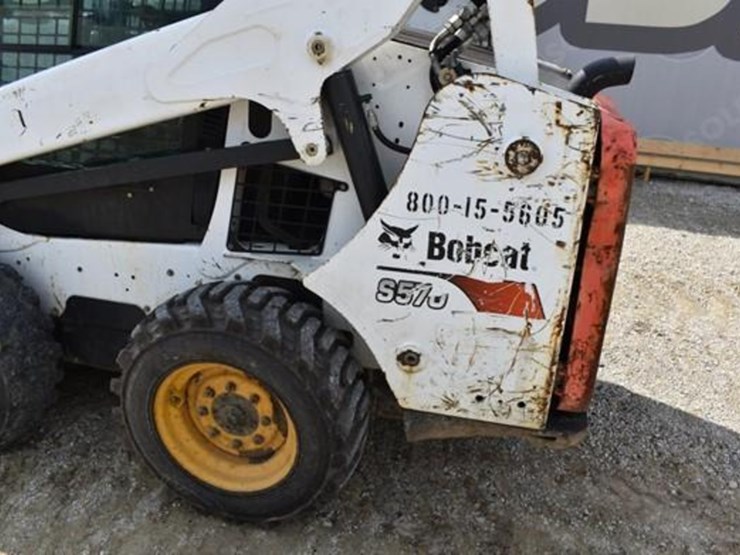 2017-bobcat-s570-image-35