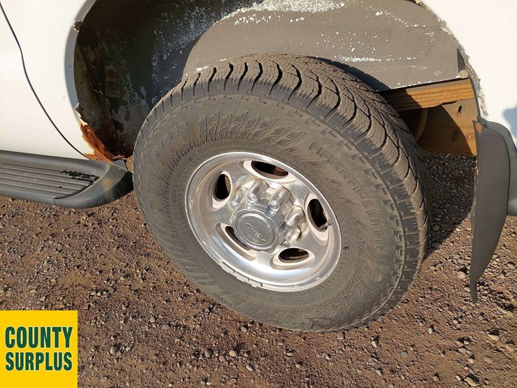 2004-ford-excursion-image-19