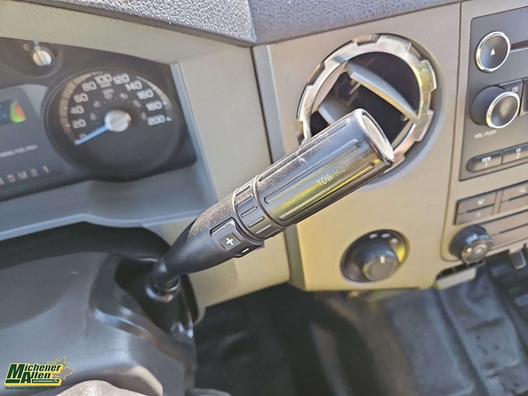 2011-ford-f550-image-12