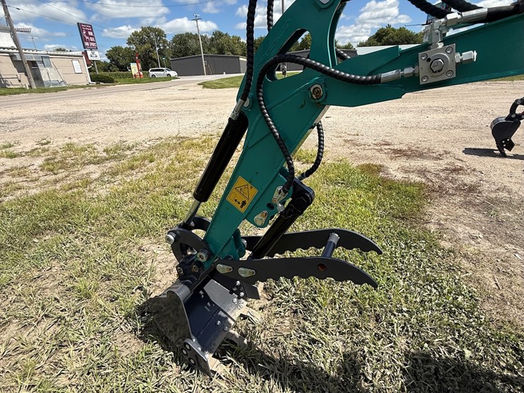 #604-•-2025-cfg-industrial-qk16r-hydraulic-track-type-mini-excavator-image-18