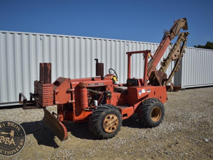 ditch-witch-r65-image-2