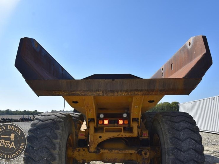 2012-caterpillar-740b-image-71