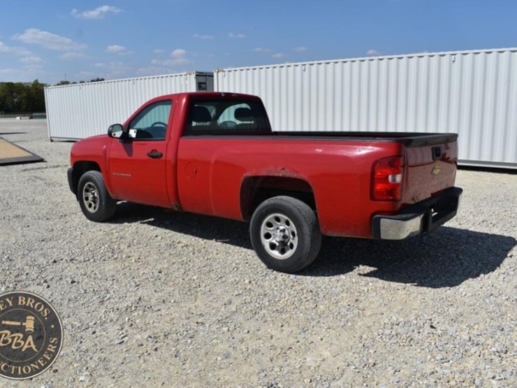 2010-chevrolet-silverado-1500-image-3