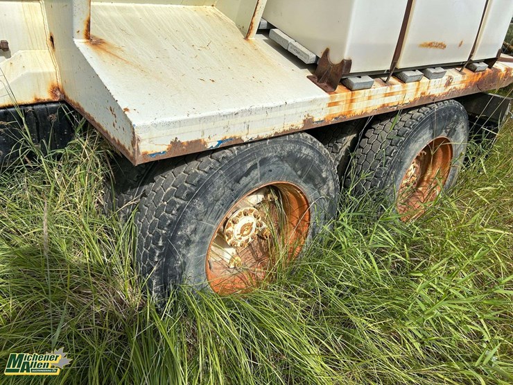 1989-ford-lt9000-image-19